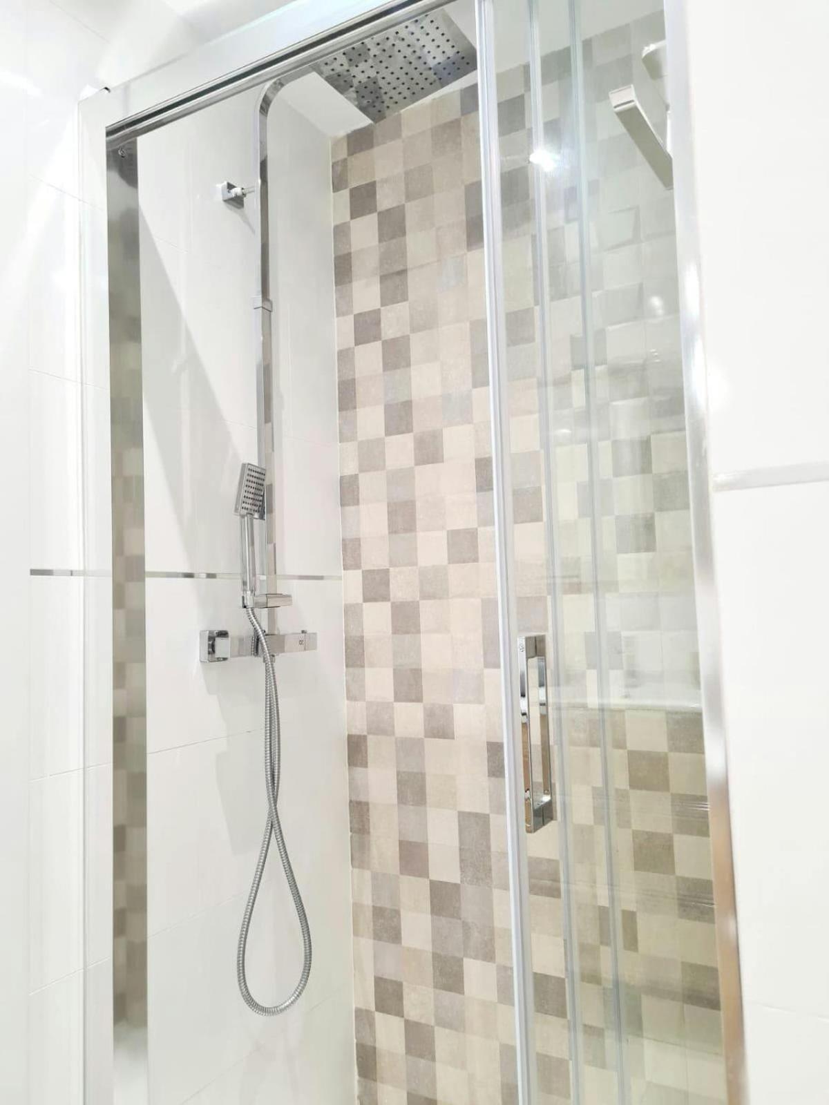 Apartamento Moderno Y Con Estilo En La Carihuela Torremolinos Exterior foto